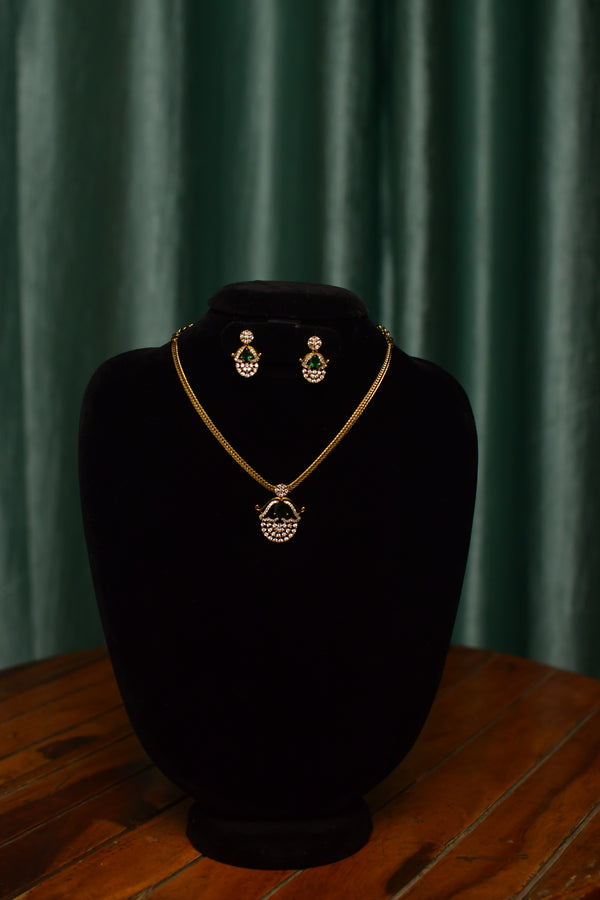 Green Stone Gold Pendant Necklace & Earrings Set – Elegant Women’s Jewelry | Festive Gift | SKU J7