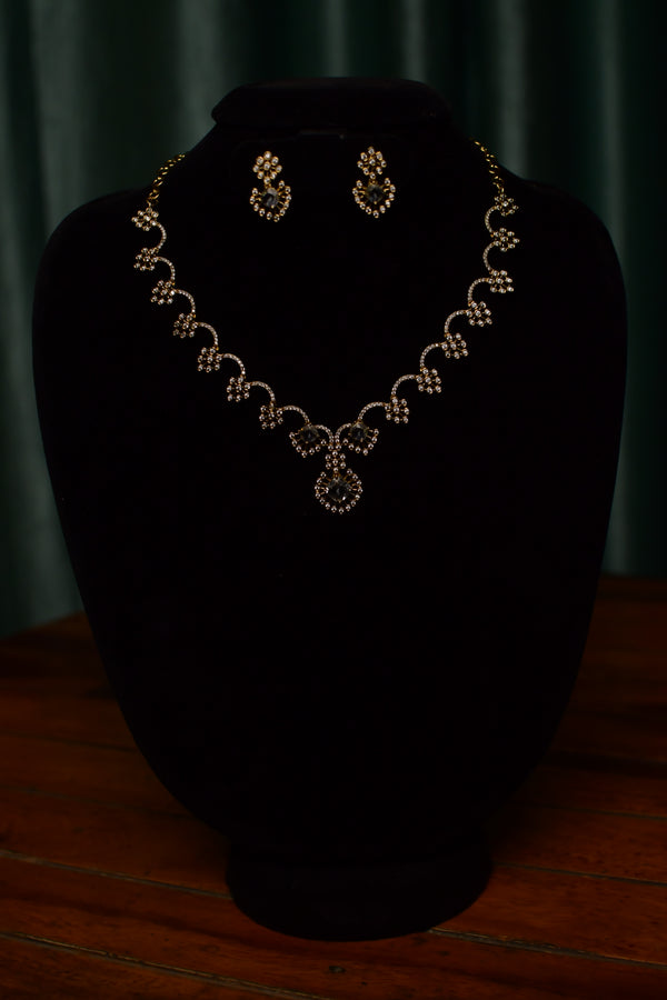 Floral Arch Diamond-Cut Gold Necklace & Earrings Set – Elegant Party Jewelry | SKU J59